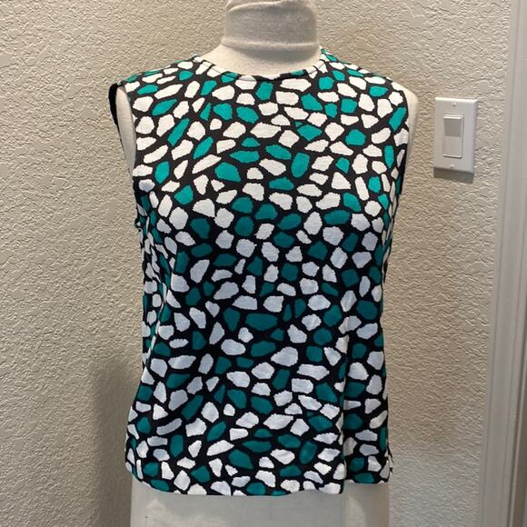 St. John Sleeveless Tank Top w/ Green & White Pebbled All Over Print EUC Sz M - Picture 1 of 9